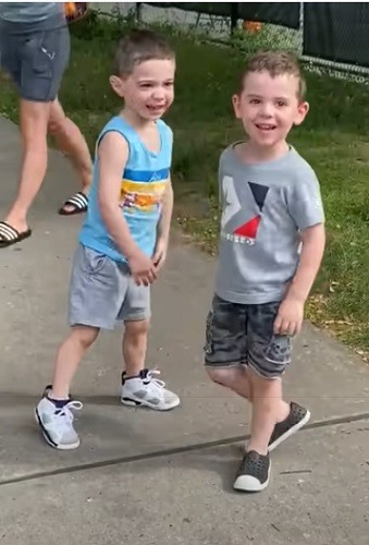 Heartwarming reunion of three-year-old best friends caught on camera