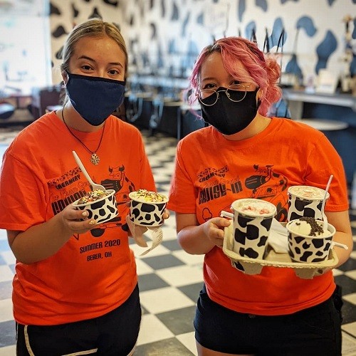 Ice cream shop owner blasts customers harassing teen workers wearing face masks to work