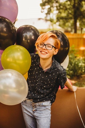 Mom threw gender reveal for transgender son [thought they had daughter]