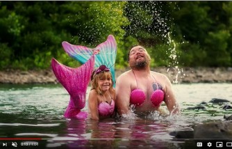 Sweet dad wore mermaid tail to make daughter happy on her 8th birthday