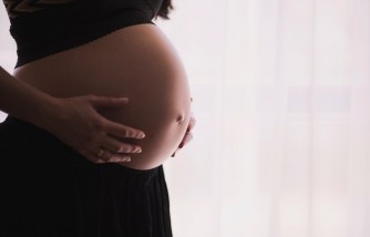 Can you get pregnant without having sex? [A woman and experts say YES]