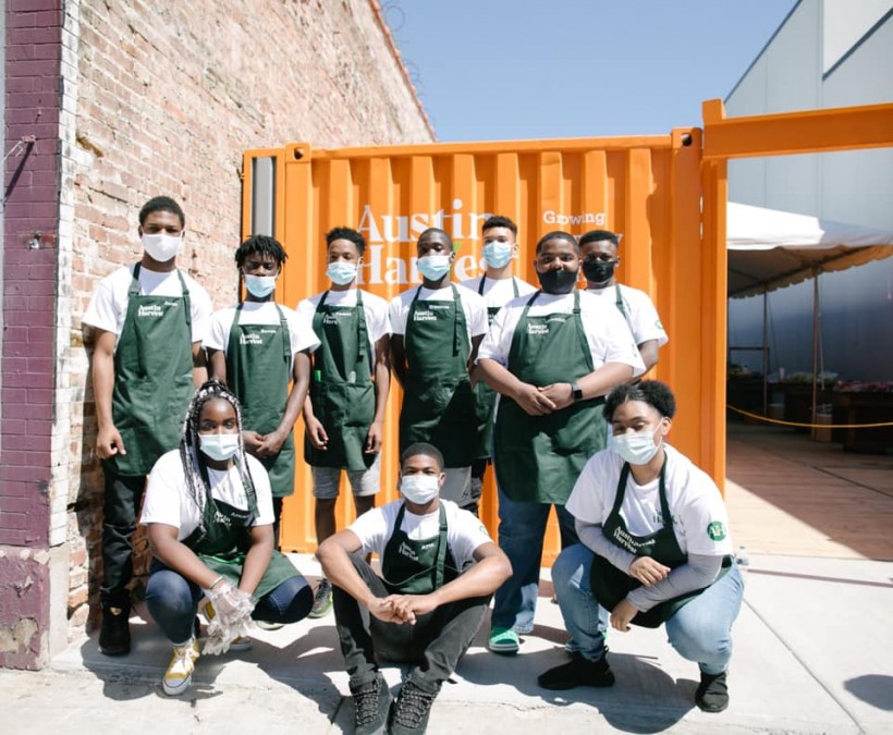 Chicago Teens Transformed Liquor Store to Become Needed Food Market