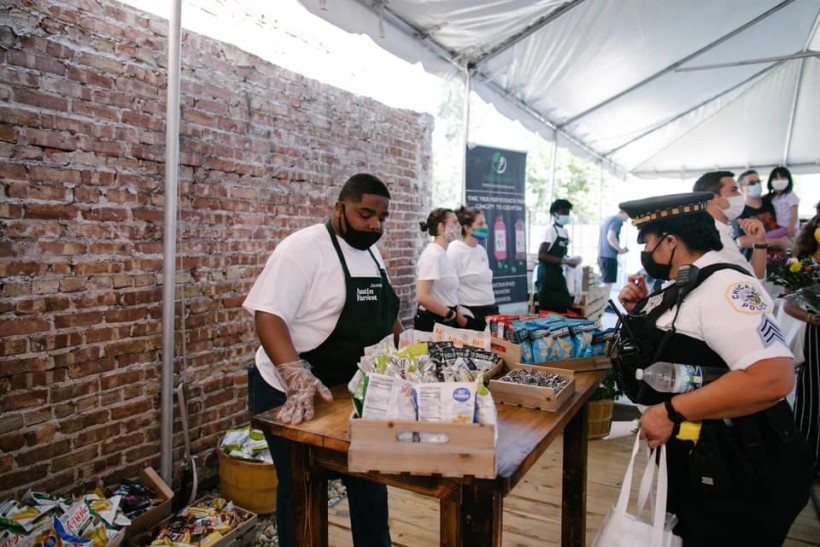 Chicago Teens Transformed Liquor Store to Become Needed Food Market