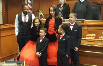 Foster Dad Adopts Five Siblings So They Would Still Be Together as a Family