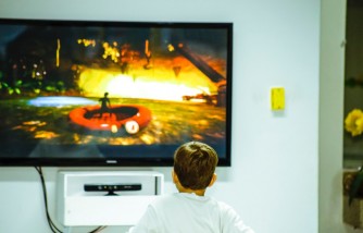 More TV Time for Kids Means More Stress to Parents [Research Reveals]