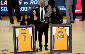 Natalia Diamante Bryant (right) with father Kobe Bryant, mom Vanessa and sisters