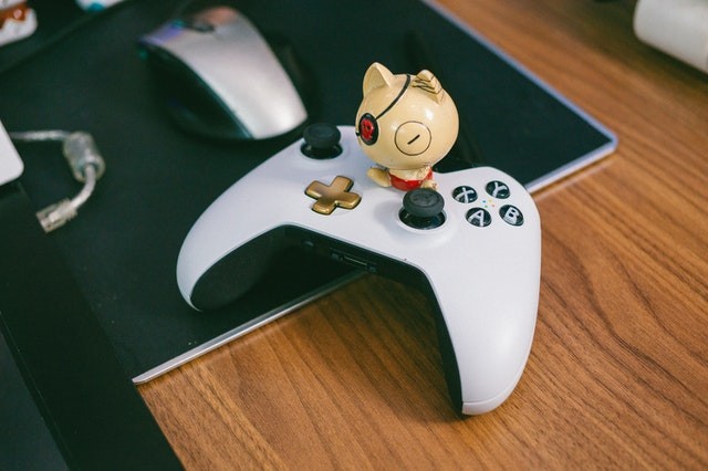 Roblox Gamers Use Proceeds From Video Games To Pay Off Parents Mortgage Parent Herald - how to use a game controller on roblox