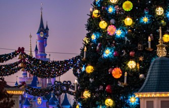 Disneyland, Disney World Unveil First Black Santa Claus for Diversity