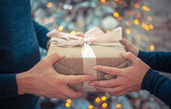 How to Find the Perfect Gift for Grandparents
