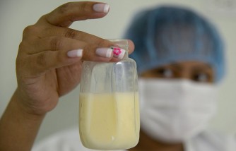 COVID-19 Positive Mom Pumps Green Breastmilk, Insists It's Still Safe and Best for Her Baby