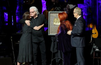 Sisters Ashley Judd and Wynonna Judd Pay Tribute to Mom Naomi Judd at Country Music Hall of Fame
