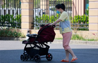 Pediatrician Warns Parents Not to Cover Stroller to Shield Baby from the Sun