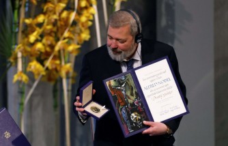 Russian Nobel Peace Prize Winner Sells Medal for Ukrainian Children Refugees