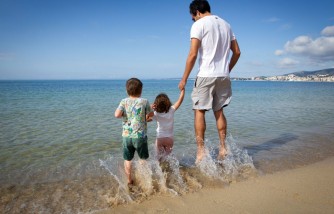 These 4 Positive Co-Parenting Tips Will Make Summer Break Easier