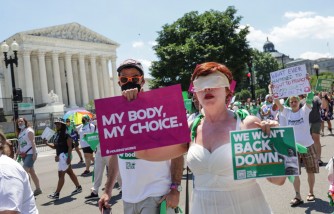 How the US Supreme Courts Reversal of Roe v. Wade Impacts Teenagers 