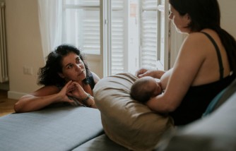 Reasons Why Many US Working Moms Barely Support AAP's New  Breastfeeding Recommendation