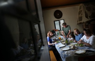 Don't Force Family Meals Every Night; Quality Family Time More Important: Experts