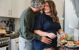 Happy Parents, Happy Baby: How the 'Us' Mentality Creates Healthy Pregnancy and Makes Baby Happy