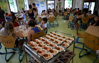 Free School Meals Guaranteed for California and Maine While Other States End Program 