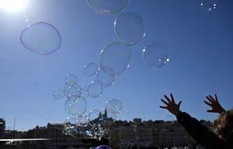 Missing Elderly Woman With Alzheimer's Found by Toddler Playing Bubbles in the Backyard