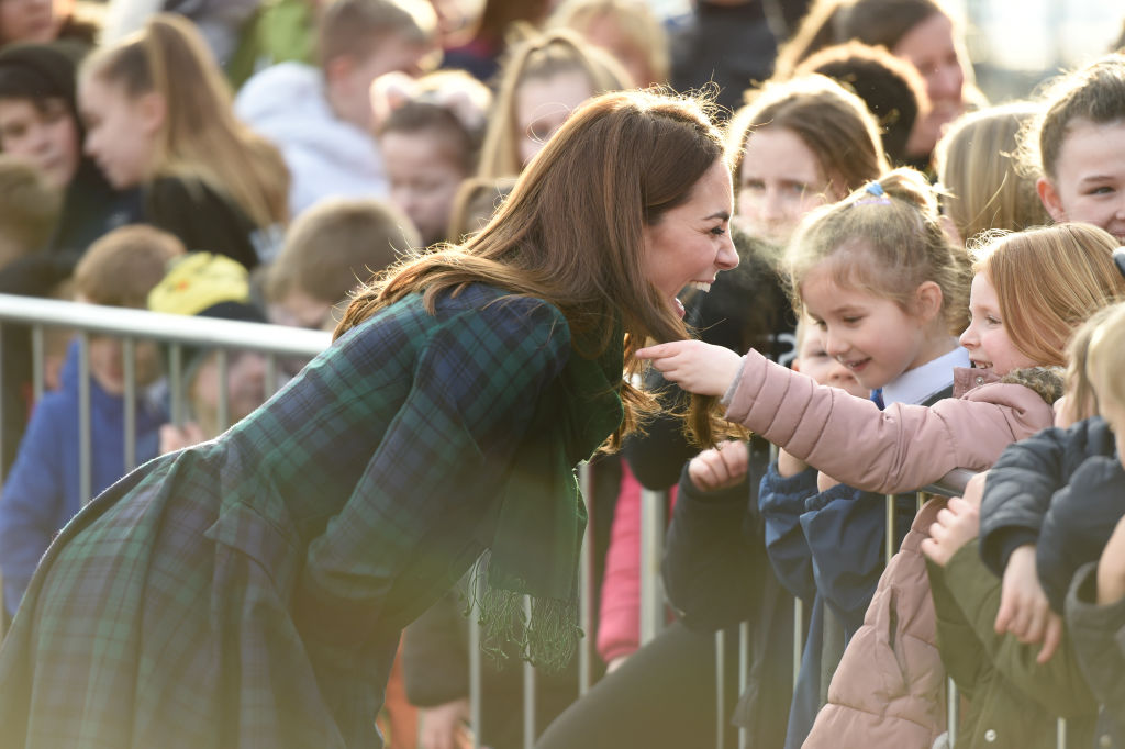 Kate Middleton Takes Care of a Little Girl Who Visited the Queen's ...