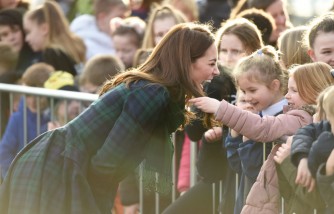 Kate Middleton Takes Care of a Little Girl Who Visited the Queen's Memorial