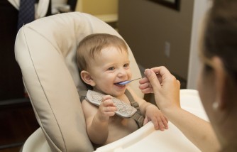 PandaEar 3 Pack Bibs: Its Non-Messy and Waterproof Features Allow Babies to Enjoy Their Food