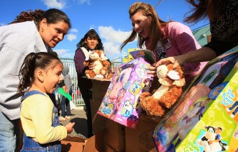 Eastern State Gives Toys to Children with Parents behind Bars
