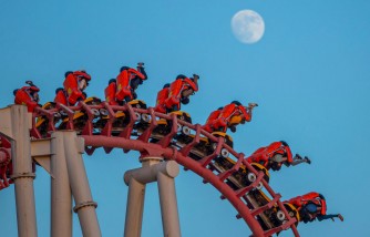 Wisconsin Roller Coaster Fiasco: Festival Ride Stalls, Leaving Passengers Hanging for Hours