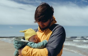  Beyond Breadwinning: The Emotional Benefits of Daddy-Baby Bonding Time