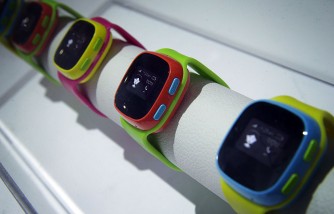 Staying Connected, Not Distracted: Top 5 Smartwatches for Kids Before the Phone Age