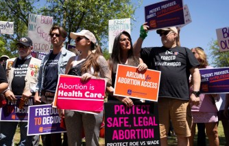 Florida Abortion Clinics Accommodating as Many Patients Before the Enforcement of Six-Week Ban