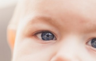 Babies' Attention is Greatly Affected by Caregiver's Eyes While Playing